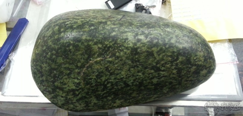 怎样判断珠宝玉石鉴定网站的真假 (如何判断网上的玉石珠宝的真假)