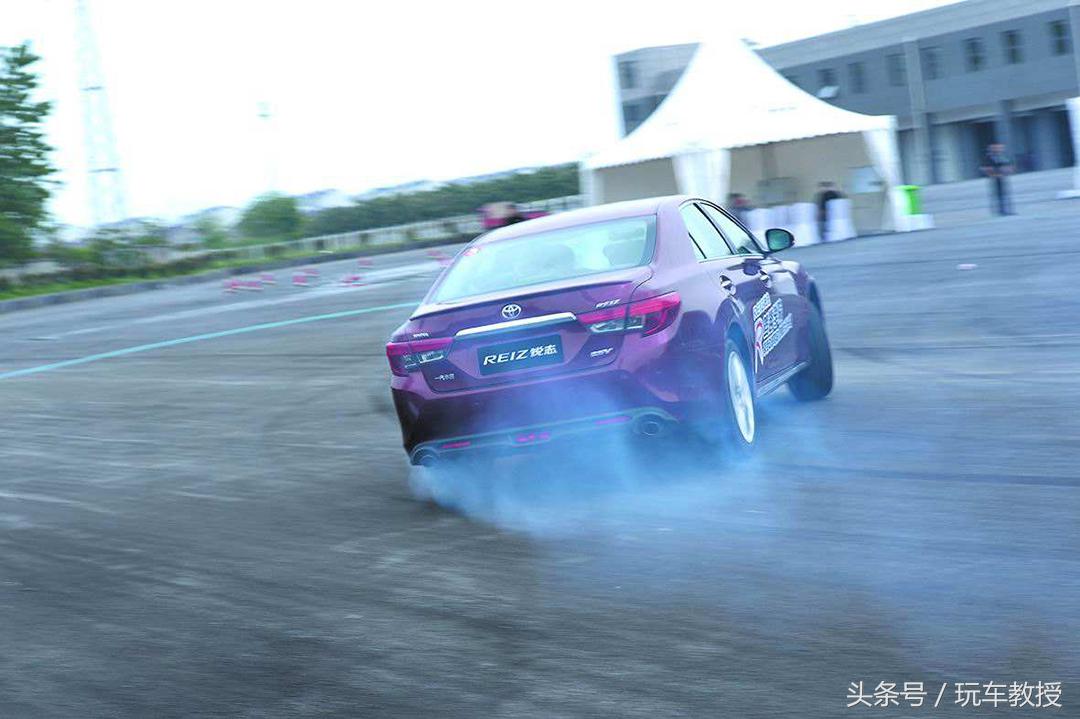 别克最新款跑车,30万的最酷跑车