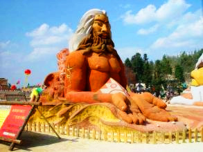 中国最大沙雕主题公园,中国陆良第三届彩色沙林沙雕节