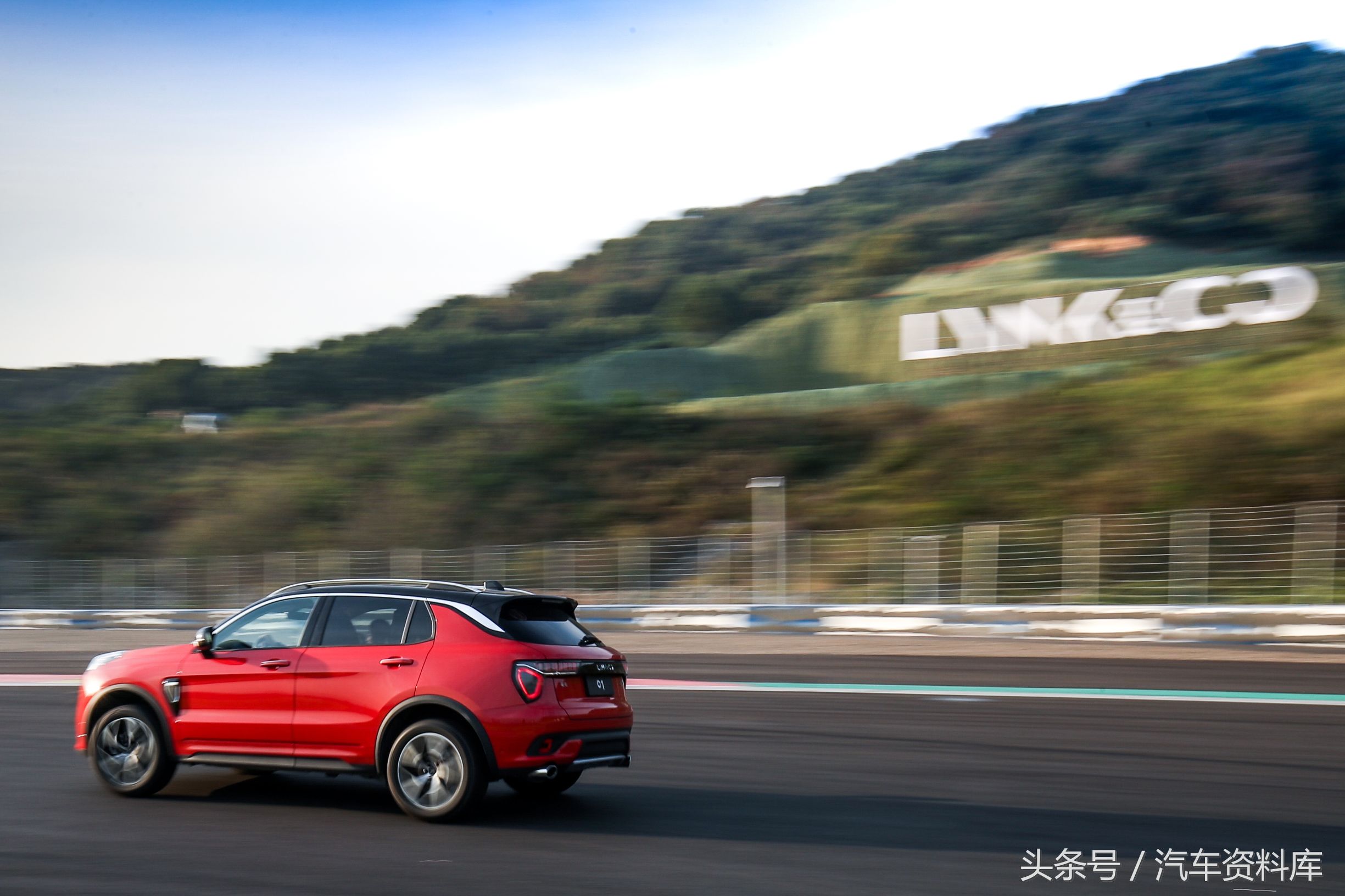 同价位suv和轿车乘坐舒适感,同价位的suv和轿车驾驶感受