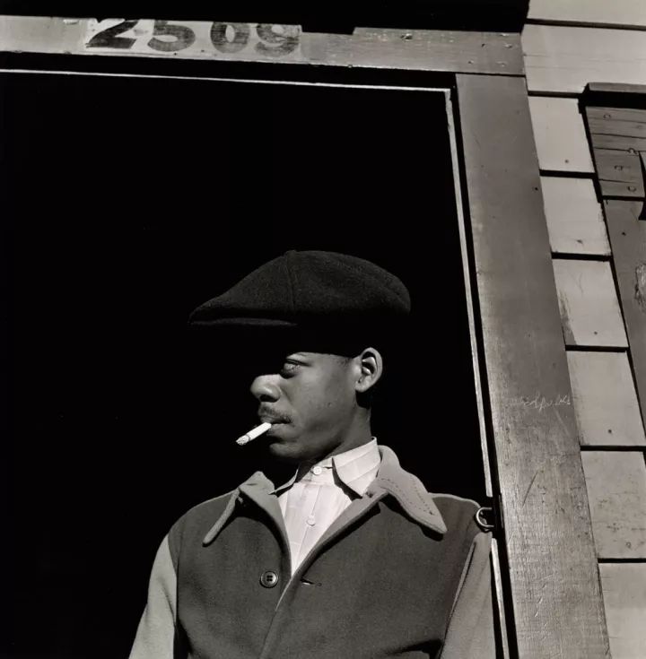 世界摄影大师经典作品欣赏,摄影100张世界摄影大师的黑白作品