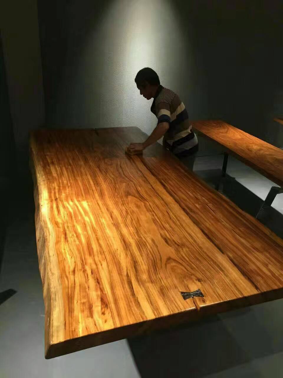 怎么保养实木大板 (实木大板如何保养)