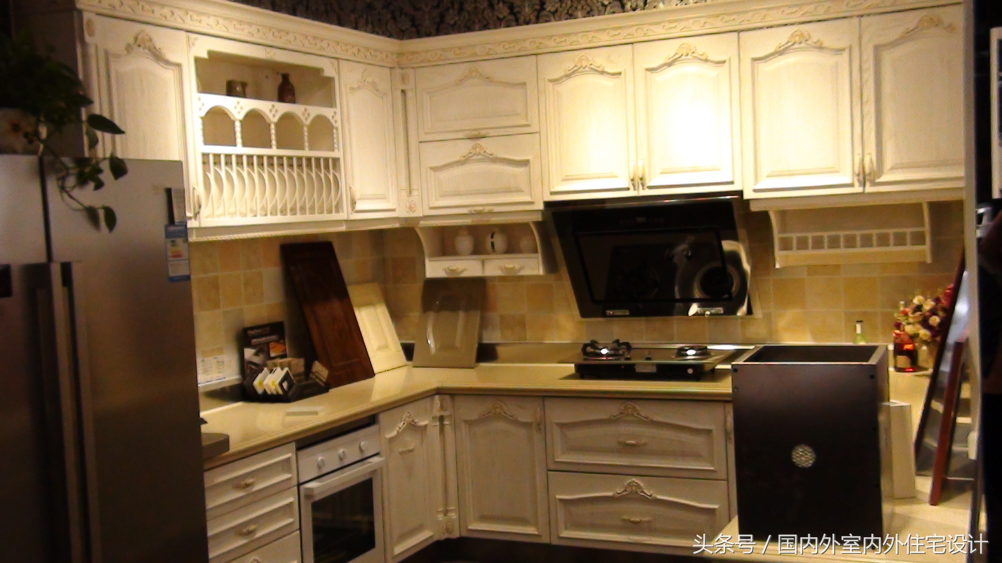 不锈钢家具优缺点一览,现在都流行不锈钢家具吗