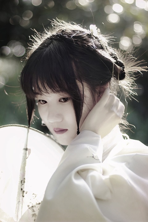 小说：世间女子再多，也比不上你的一笑倾城