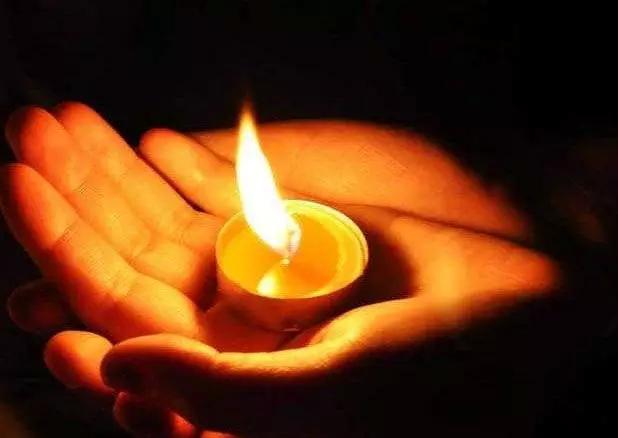 男子网购药服后23天死亡,23岁小伙腰疼自己吃中药