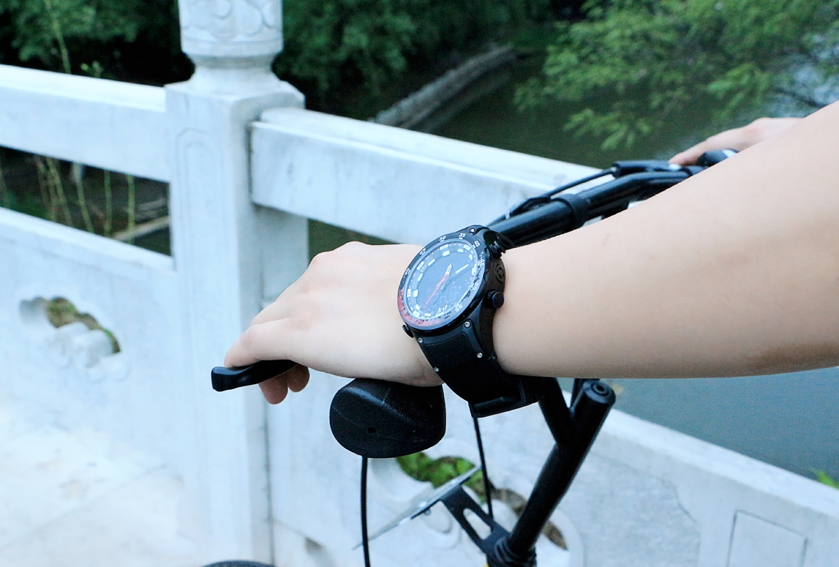 法拉利手表运动款,带gps运动轨迹的智能手表