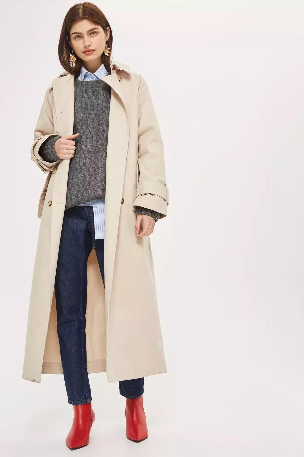 冬天纯色毛衣的高级穿搭,秋冬人手一件的毛衣怎么穿更好看