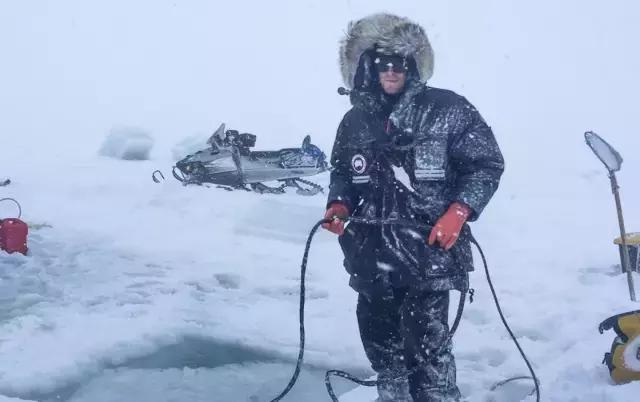 supremextnf联名机能冲锋衣,supreme联名tnf羽绒服