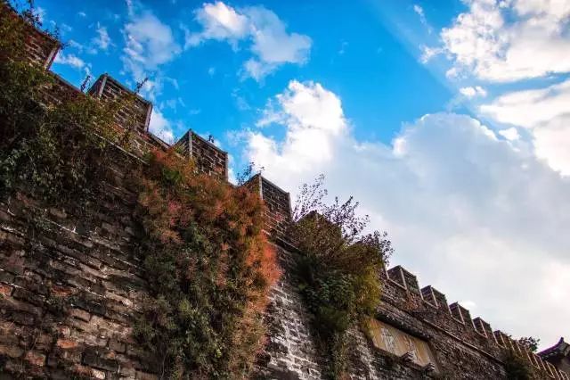 遇见会理|厉害!会理古城登上《华西都市报》占整版篇幅!