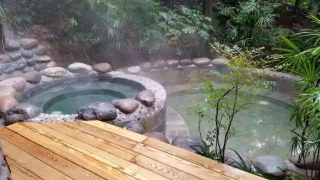 成都周边温泉推荐冬天,成都周边真正天然最纯正温泉在哪