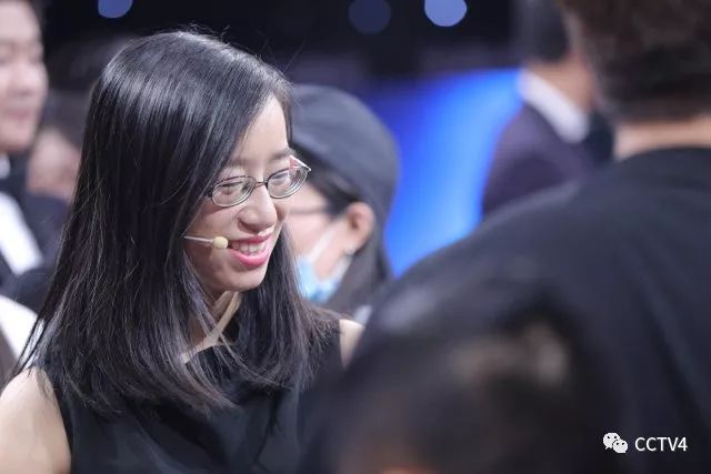 只动口不动手的人,只动嘴不动手的人