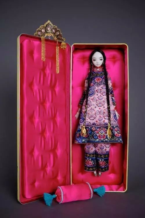 李晨送给范冰冰的200万娃娃，其实并不贵！