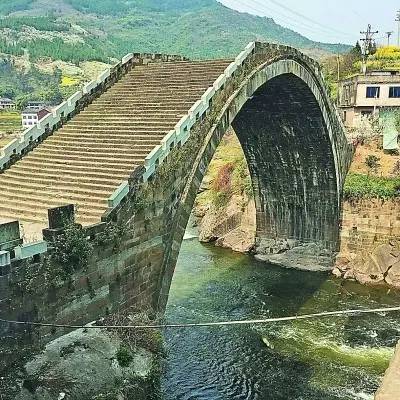 深入崇山峻岭发现近8公里古蜀道,古蜀道徒步游三条精品线路