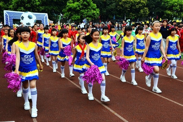 趣闻|疯狂足球城开踢!奔跑吧,小猎豹!