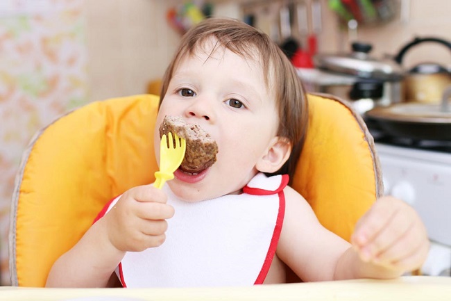 宝宝喂饭困难教你几招,宝宝喂饭的5个方法