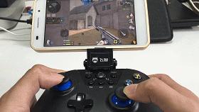 如何用黑武士游戏手柄玩穿越火线,飞智黑武士3pro手柄怎么开陀螺仪