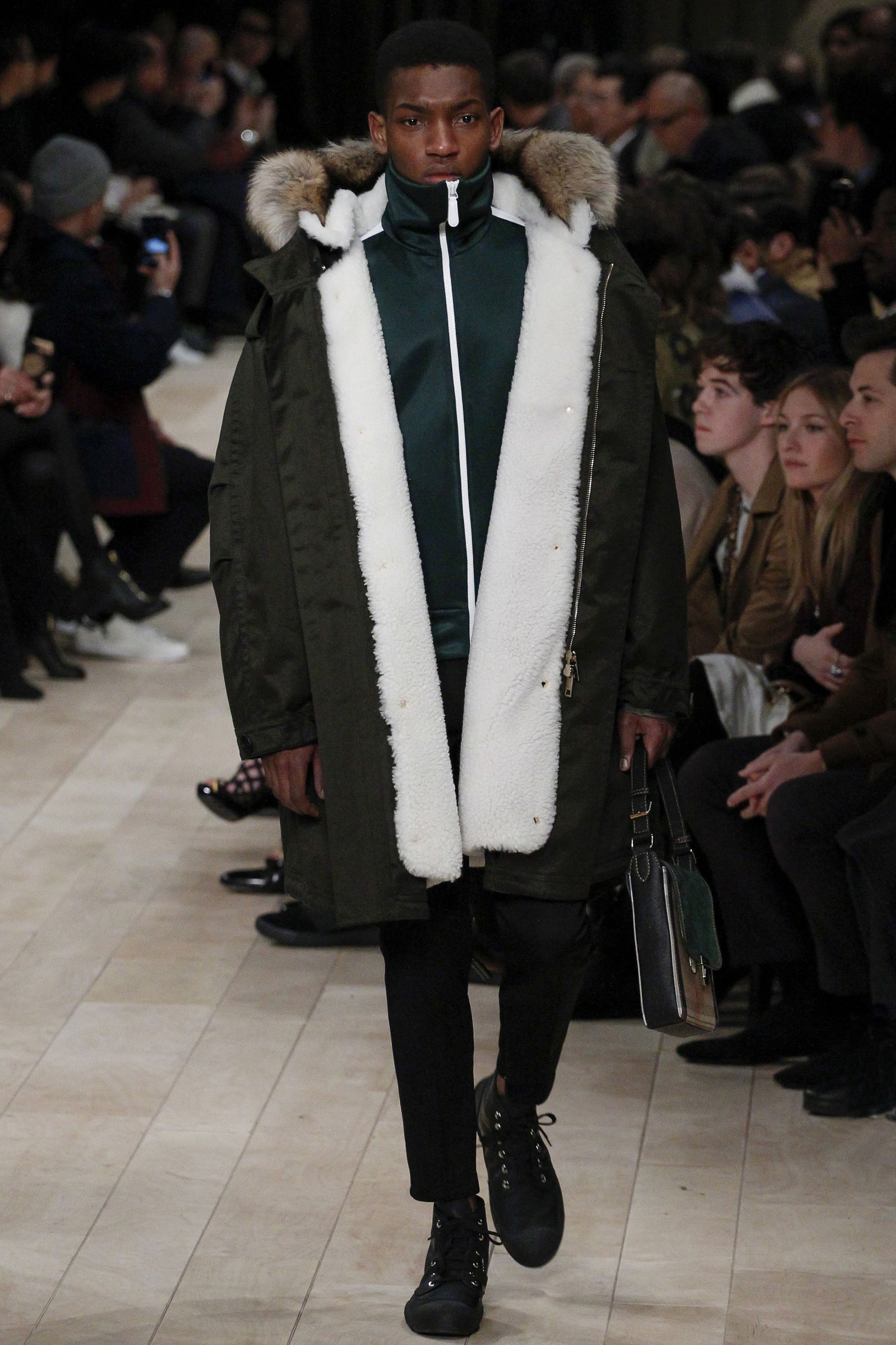 burberry男装街拍,burberry新季迷惑时尚单品男装