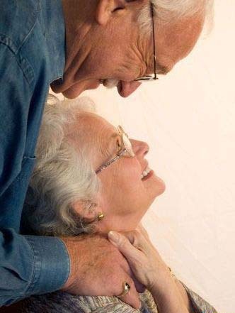 70%的女性更年期症状不明显,女性更年期十大症状如何治疗