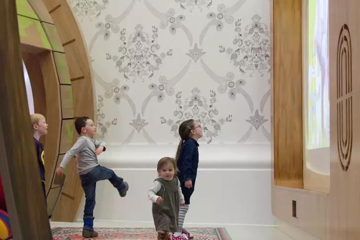 爱丽丝梦游仙境艺术中心,爱丽丝梦游仙境美术场景