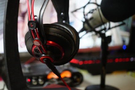 akgk240r闅炬帹,akgk240r鑰虫満