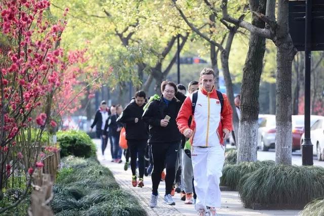 马云最初的创业团队经历,马云创业团队在中国有多少