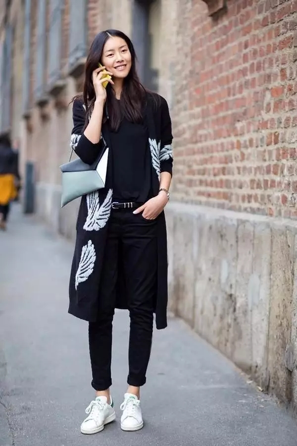 再红红不过小白鞋