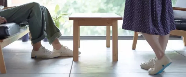 再红红不过小白鞋