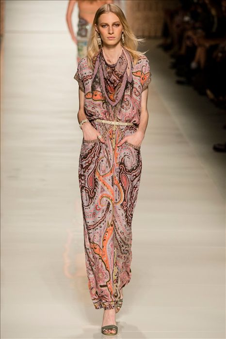 影响服装廓形的重要部位,影响服装颜色的因素