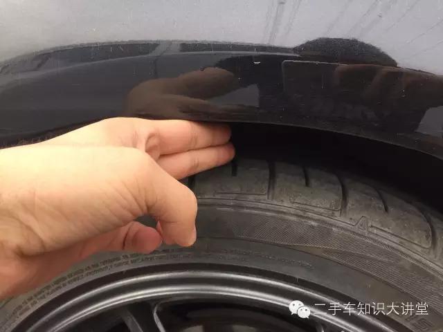 这台二手车换过悬挂、刮过底盘,但把车吊起来后,评估师惊呆了!