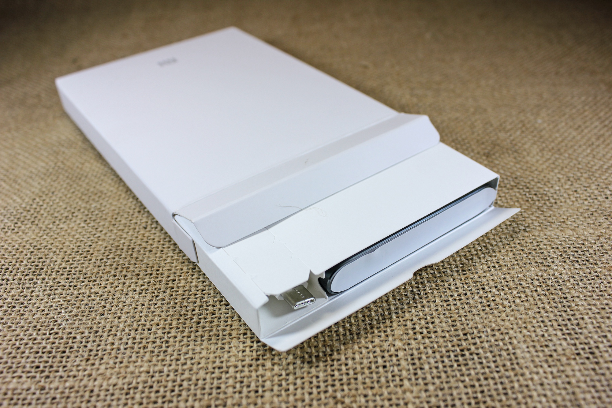 小米移动电源10000高配版评测,小米10000mah的移动电源