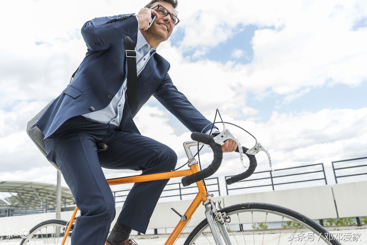 幽默的男人讨人喜欢吗,幽默的男人最有魅力
