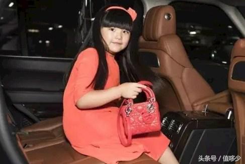 王诗龄包包dior同款,王诗龄甜馨包包