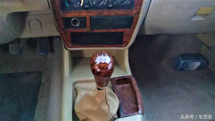 什么国产suv能在车里面睡觉 (领克03后排座椅放倒可以睡人吗)