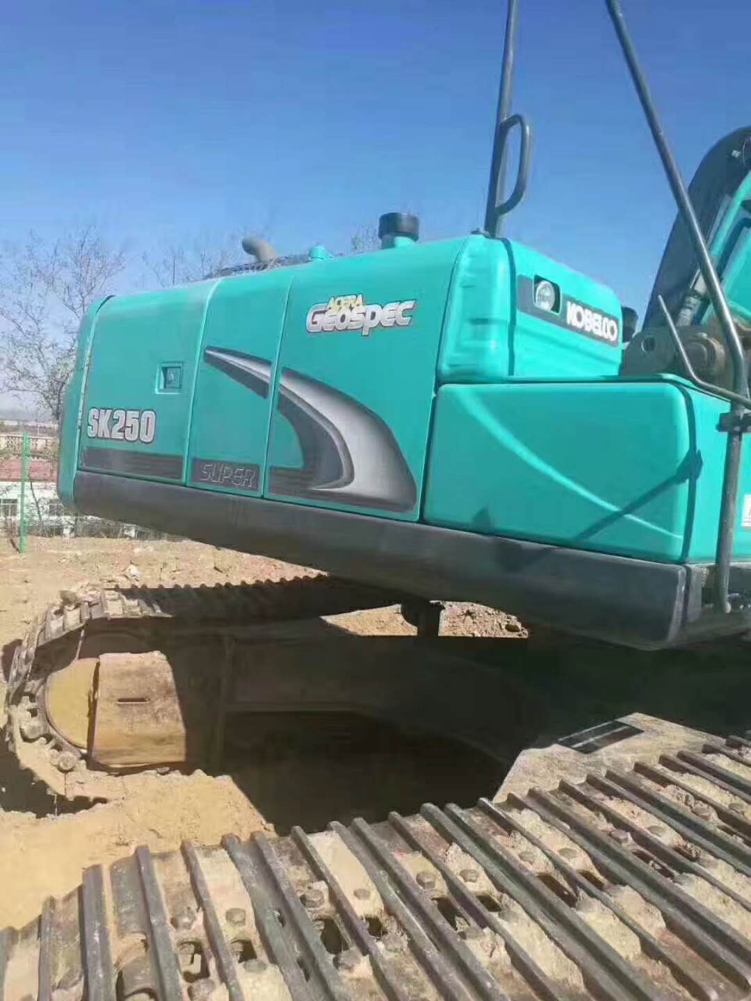 新挖机和二手挖机对比,进口报关二手挖机