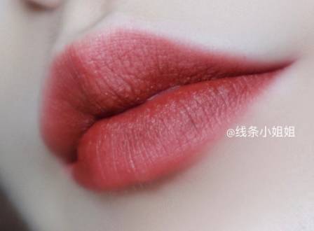 这10支铁锈红,让你白白白白成发光体!