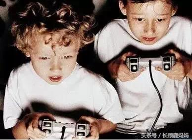 看全球各地果敢爸妈不同寻常的教养笔记，“敢让孩子做自己”！