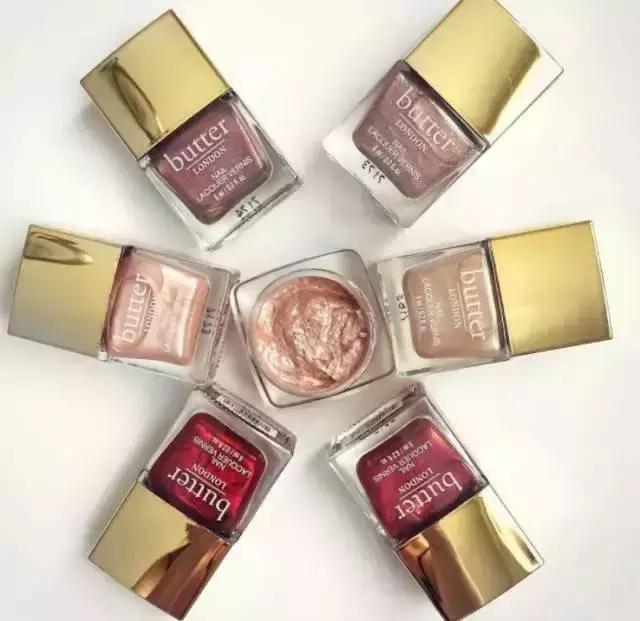 秋冬好看的指甲色,秋冬最适合的指甲油颜色多色搭配