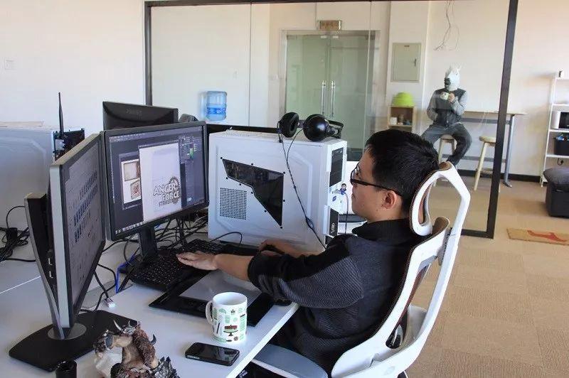 7个人，5年，复古STG游戏AngerForce“重装”归来