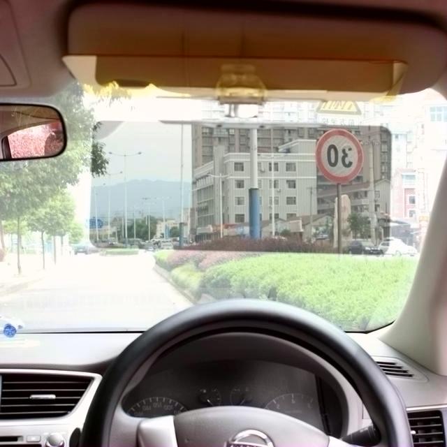 夜晚倒车的正确方法,老司机教你几招倒车方法