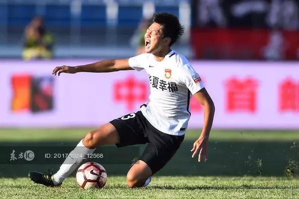 95后征战东亚杯!请踏实踢球,别再让中国足球没戏了