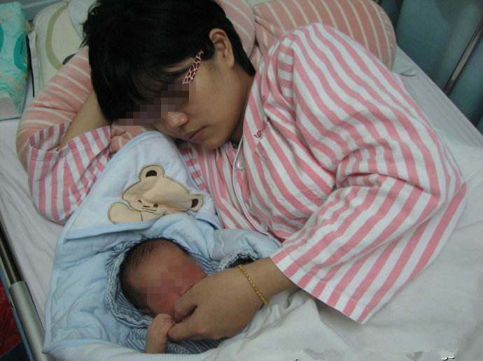 刚出生的宝宝顺产经历,宝妈顺产生孩子经历讲解