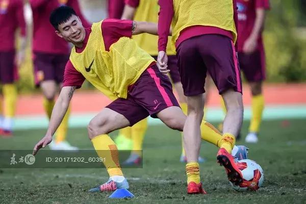 95后征战东亚杯!请踏实踢球,别再让中国足球没戏了