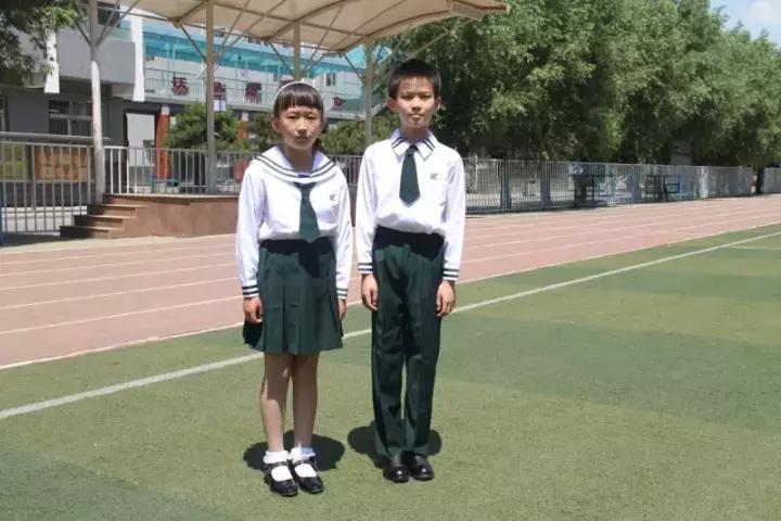 今年学校最流行的校服,最好看的春夏秋冬校服