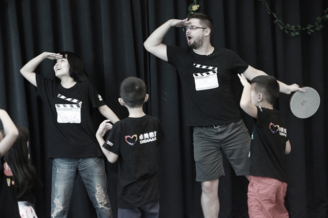 卓美招聘美容师,卓美招工