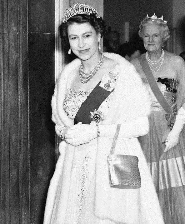 刘亦菲章子怡angelababy,章子怡和刘亦菲的骨相谁比较好