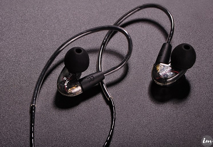 这耳机听女声有毒——千元新品耳塞“黑水晶”