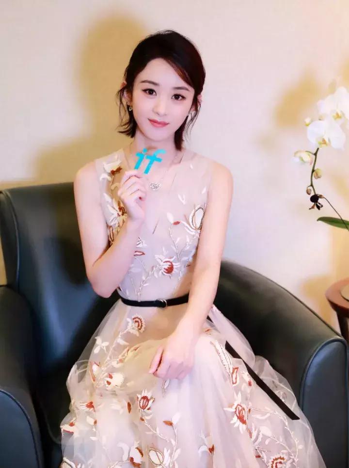 女生该不该买奢侈品牌包,背名牌包一定是虚荣吗