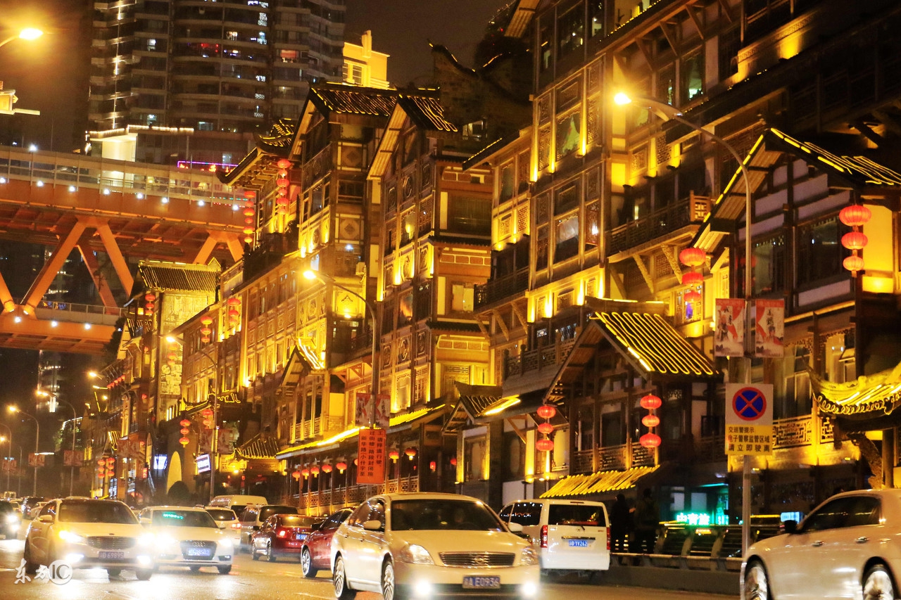 重庆雾都攻略,雾都重庆有多魔幻