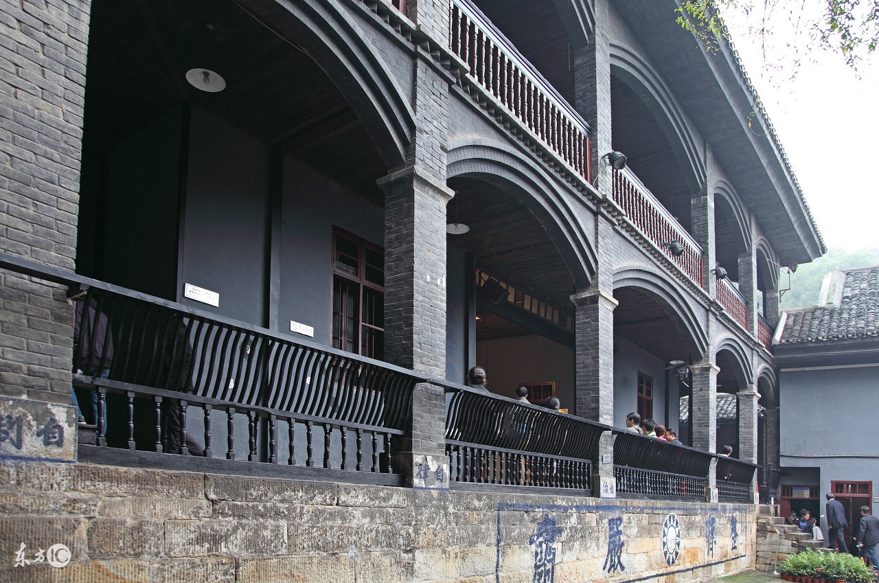 重庆雾都攻略,雾都重庆有多魔幻