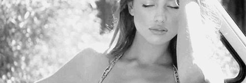 游泳怎样保护头发,如何在游泳时保护好你的头发